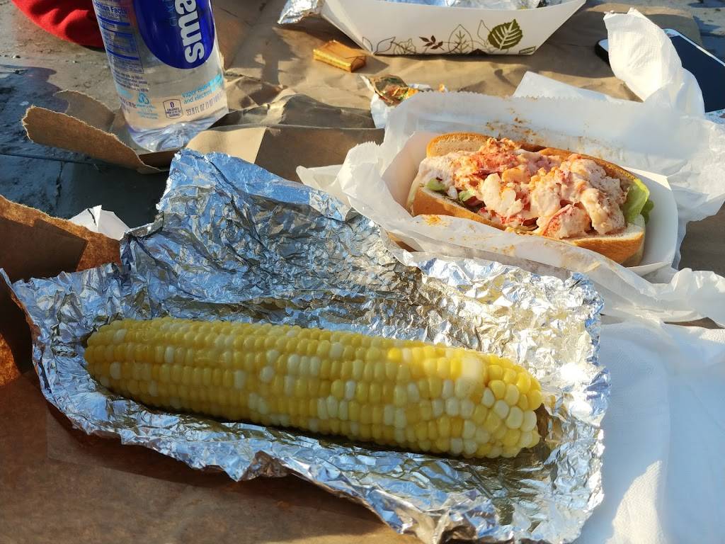 Brown’s Lobster Pound | restaurant | 407 NH-286, Seabrook, NH 03874, USA | 6034743331 OR +1 603-474-3331