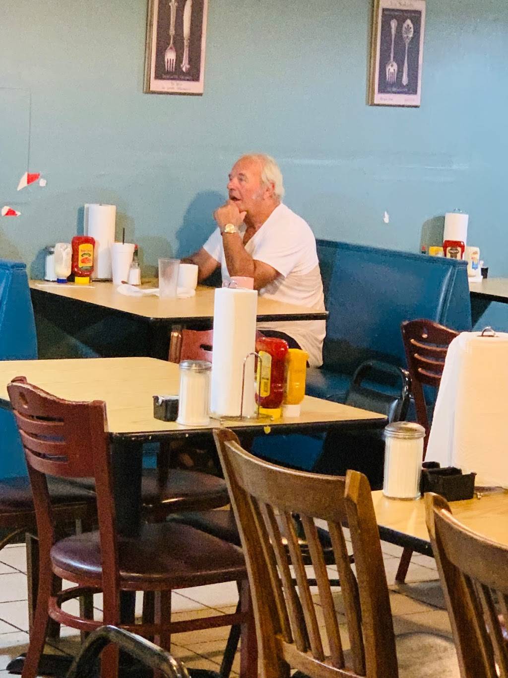 Kays Family Diner | restaurant | 107 N Main St, Elkton, KY 42220, USA | 2707260188 OR +1 270-726-0188