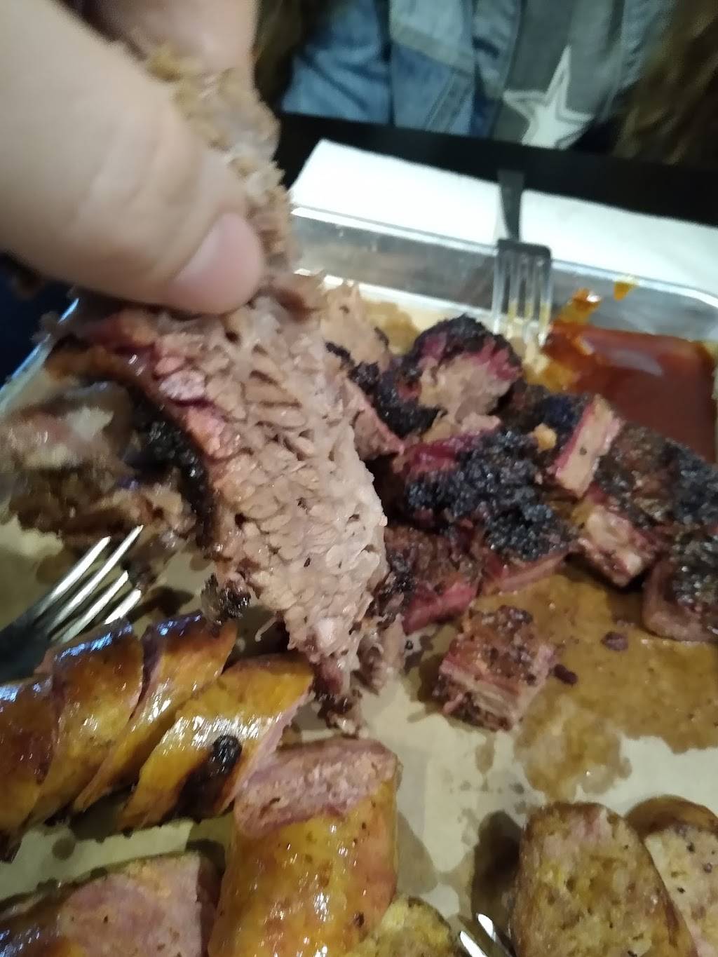 Jousting Pigs BBQ | restaurant | 110 E Kansas St, Liberty, MO 64068, USA | 8167027555 OR +1 816-702-7555