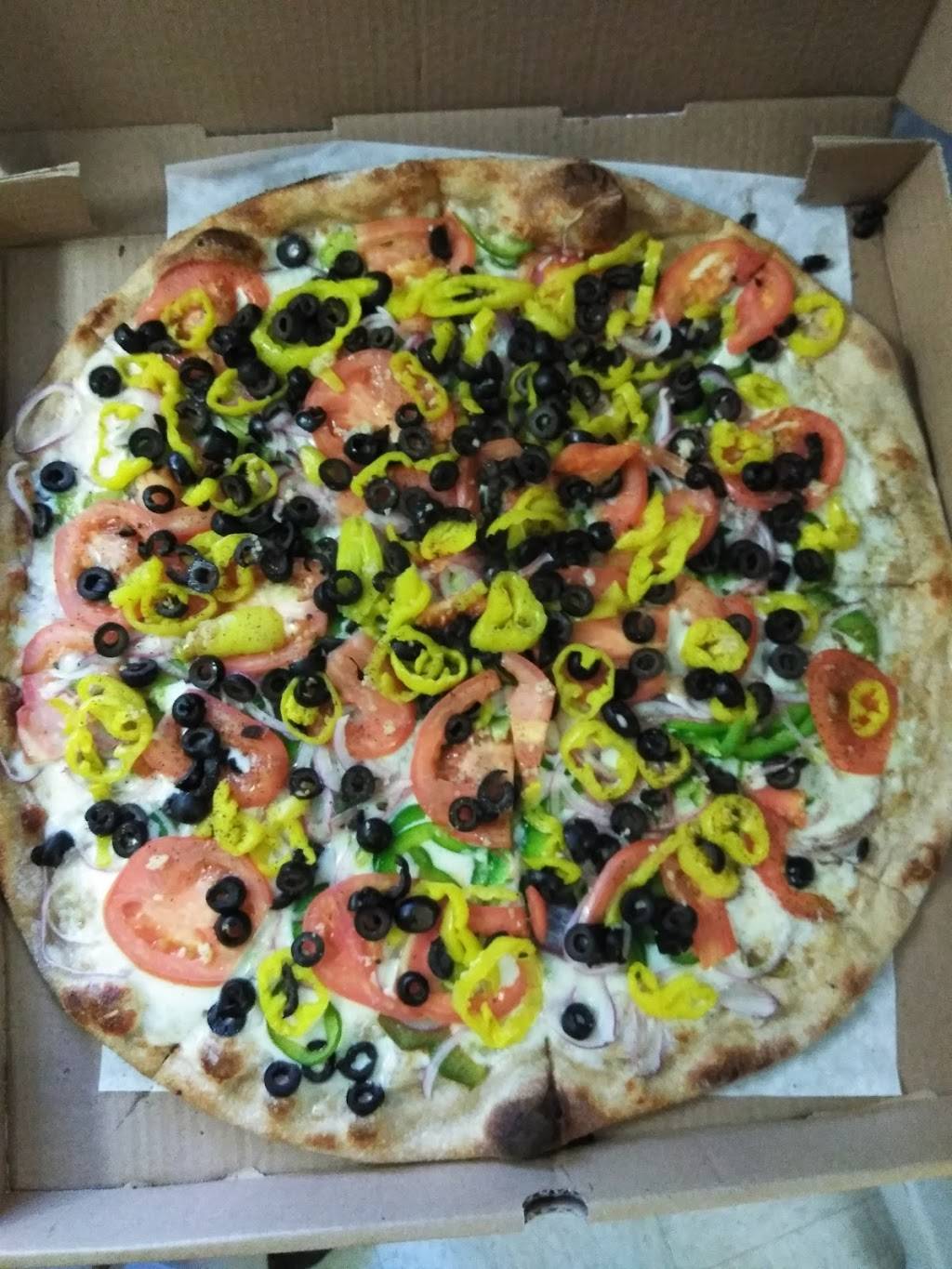 Fellini Pizzeria | restaurant | 2190 Broad St, Cranston, RI 02905, USA | 4014675992 OR +1 401-467-5992