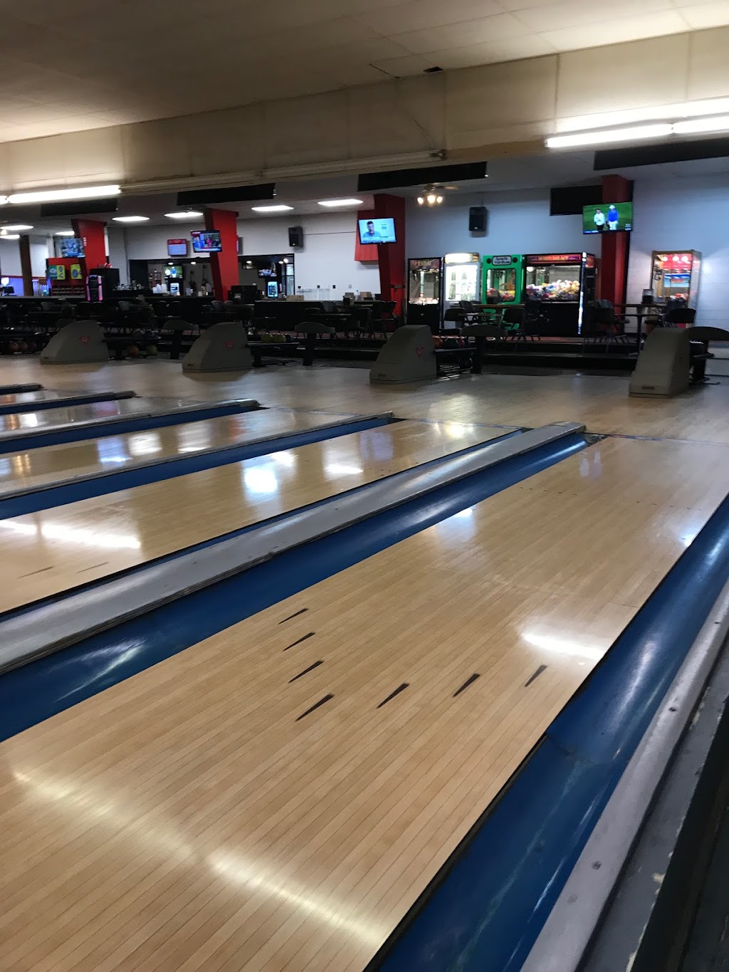 Pohlman Lanes & Family Entertainment Complex | restaurant | 954 Pyramid Hill Blvd, Hamilton, OH 45013, USA | 5137957694 OR +1 513-795-7694