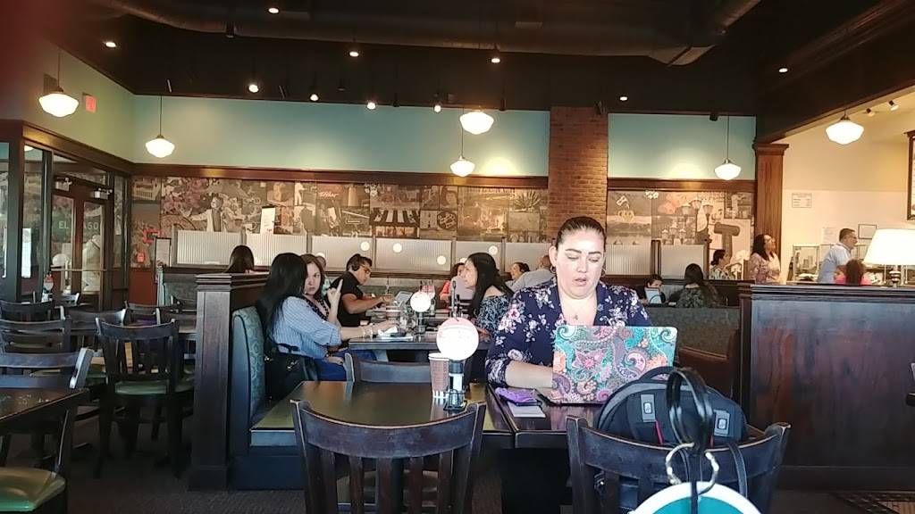 Corner Bakery Cafe | bakery | 655 Sunland Park Dr, El Paso, TX 79912, USA | 9155844600 OR +1 915-584-4600