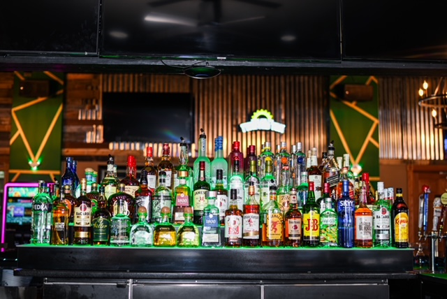 Luckys Bar & Grill | restaurant | 6021 Memphis Ave, Cleveland, OH 44144, USA | 2164652985 OR +1 216-465-2985