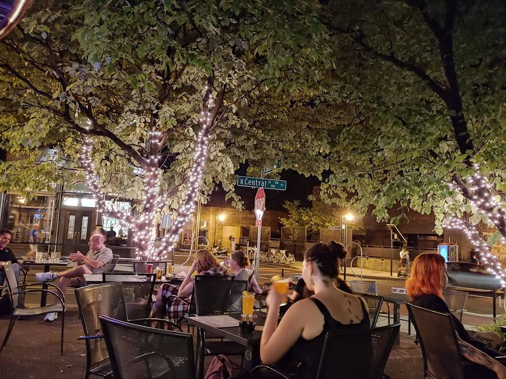 Urban Bar & Corner Cafe | restaurant | 109 N Central St, Knoxville, TN 37902, USA | 8655462800 OR +1 865-546-2800