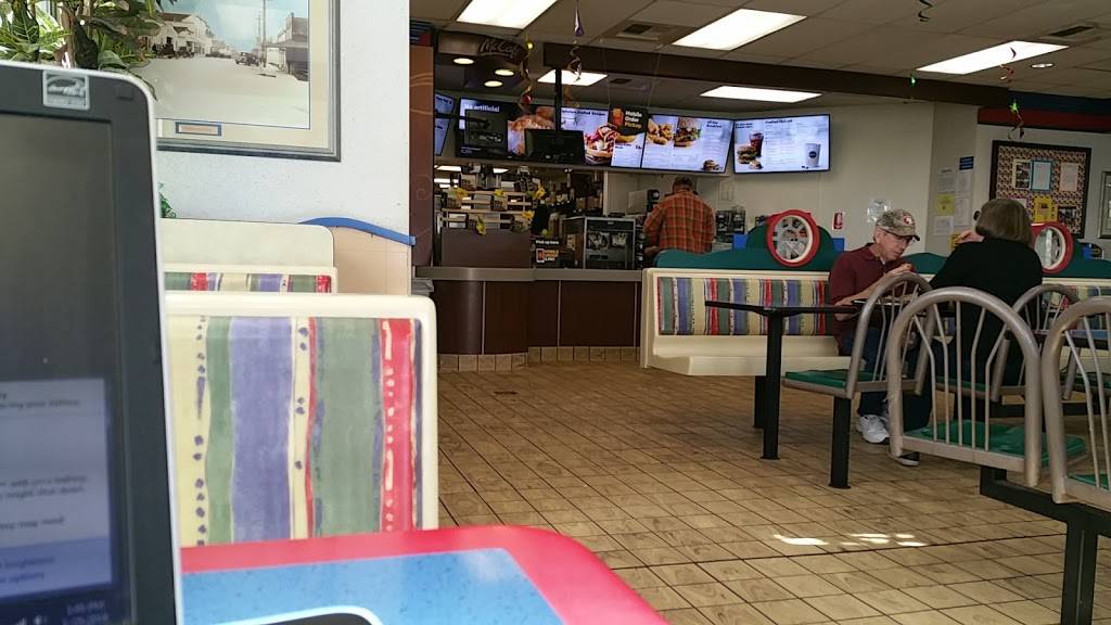 McDonalds | cafe | 300 CA-12, Rio Vista, CA 94571, USA | 7073744430 OR +1 707-374-4430