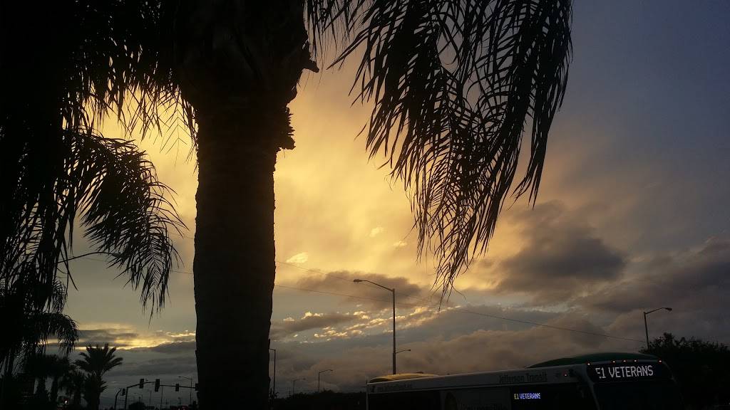 Hooters (Metairie) | meal takeaway | 4748 Veterans Blvd, Metairie, LA 70006, USA | 5048890160 OR +1 504-889-0160