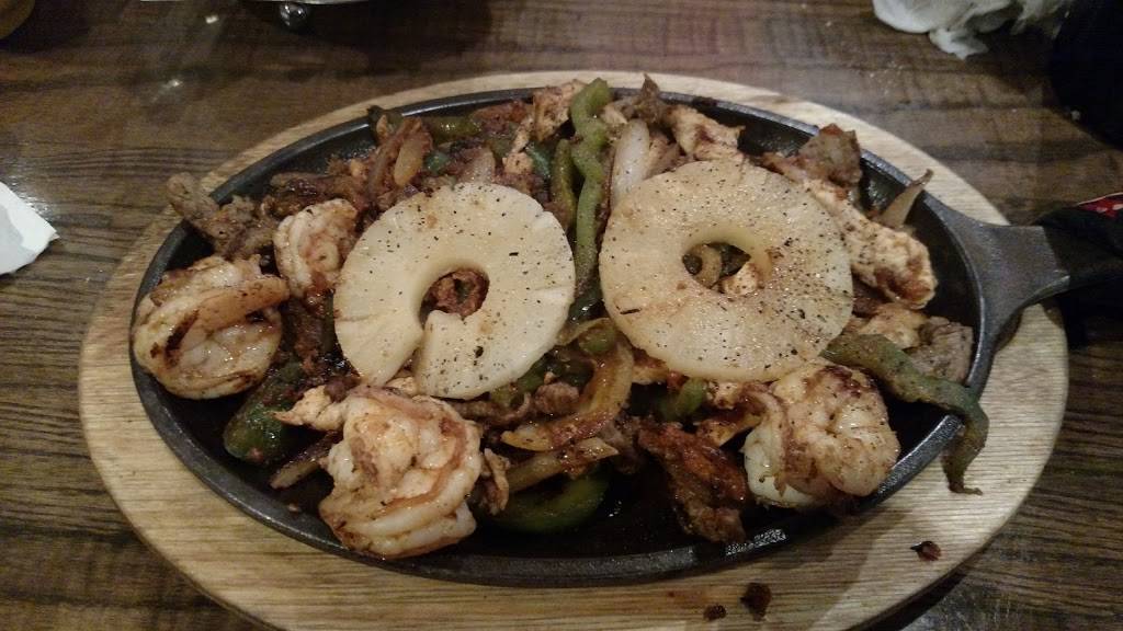 Gustavos Mexian Grill | restaurant | 1226 Market St, La Grange, KY 40031, USA | 5022224050 OR +1 502-222-4050