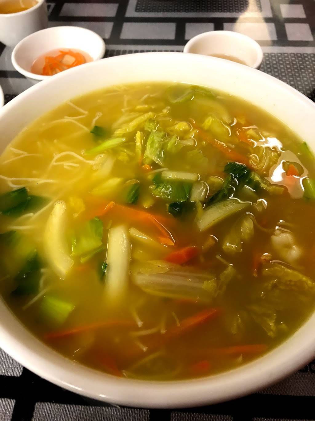 Mr Pho Vietnamese Restaurant | restaurant | 1861 Robertson Rd, Nepean, ON K2H 9N5, Canada | 6138299015 OR +1 613-829-9015