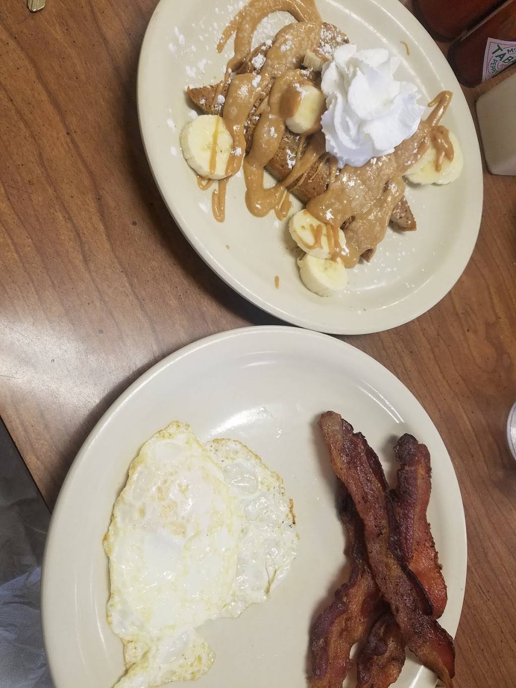 Cooks Cafe | cafe | 1300 N 66th St, Lincoln, NE 68505, USA | 4024661771 OR +1 402-466-1771