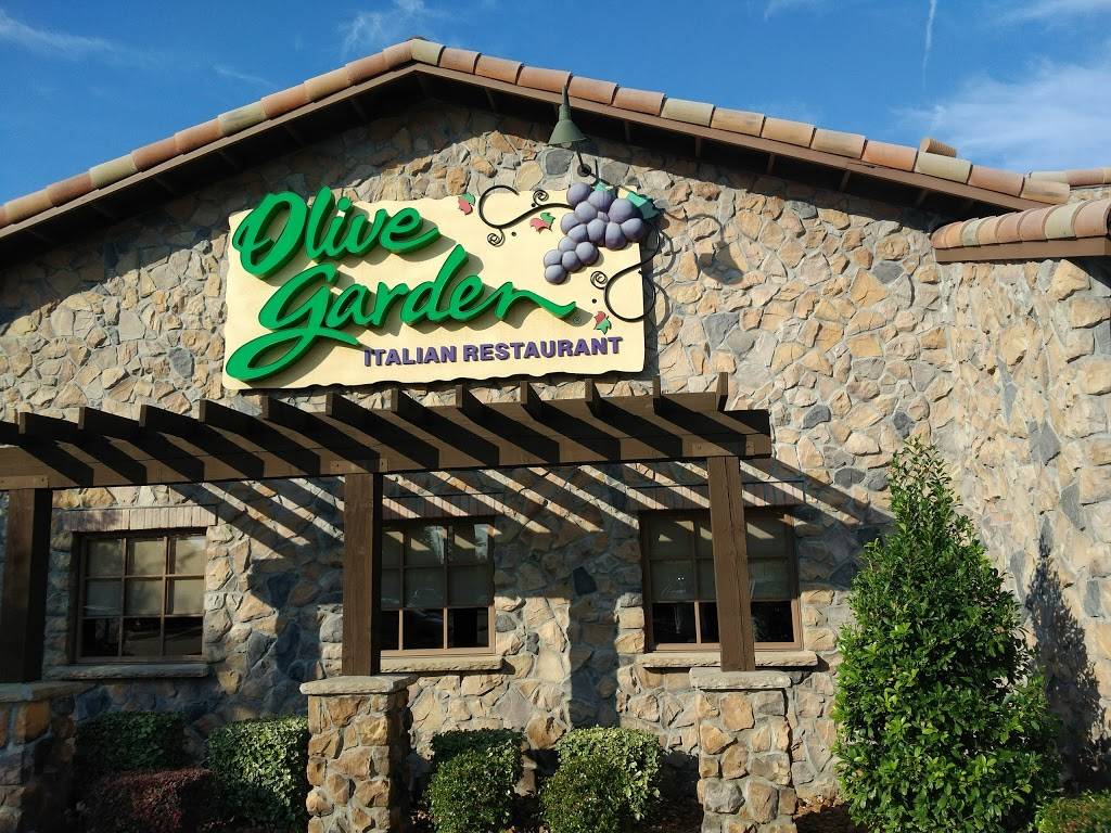 Olive Garden Italian Restaurant | meal takeaway | 10830 Northwest Fwy, Houston, TX 77092, USA | 7136821465 OR +1 713-682-1465