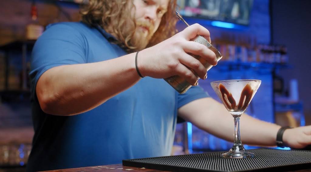 Nederlanders Tap & Golf - Pella | restaurant | 514 Main St, Pella, IA 50219, USA | 6416211614 OR +1 641-621-1614