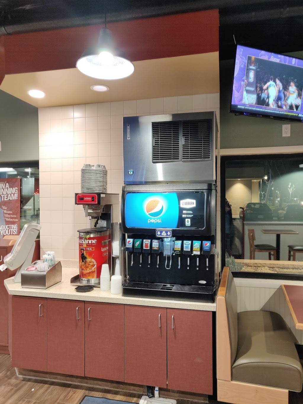 Jersey Mikes Subs | restaurant | 2000 E Avenida De Los Arboles, Thousand Oaks, CA 91362, USA | 8052411818 OR +1 805-241-1818