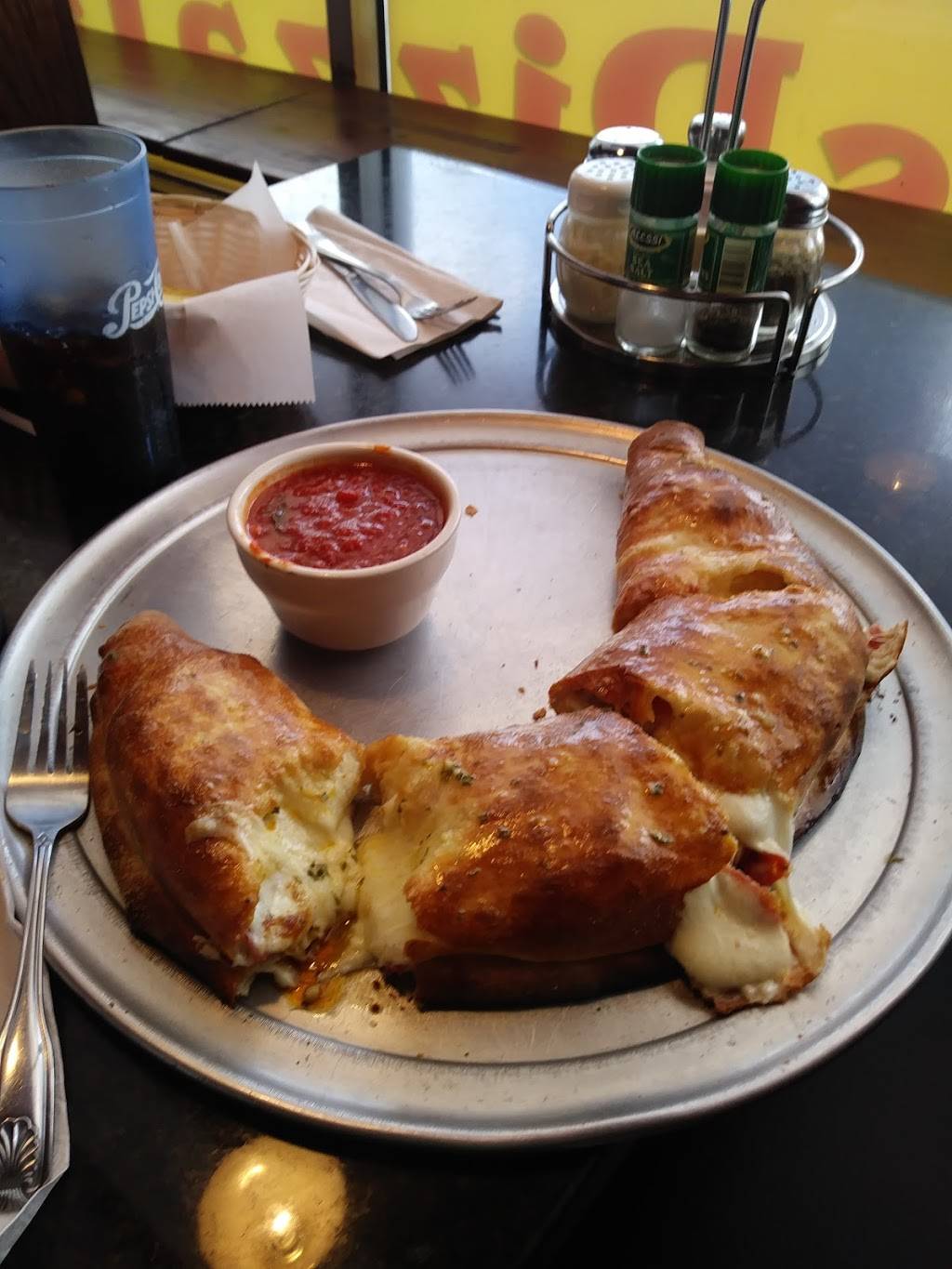 Mikeys Pizza & Italian Restaurant | restaurant | 3004, 7544 Beach Blvd, Jacksonville, FL 32216, USA | 9047217333 OR +1 904-721-7333