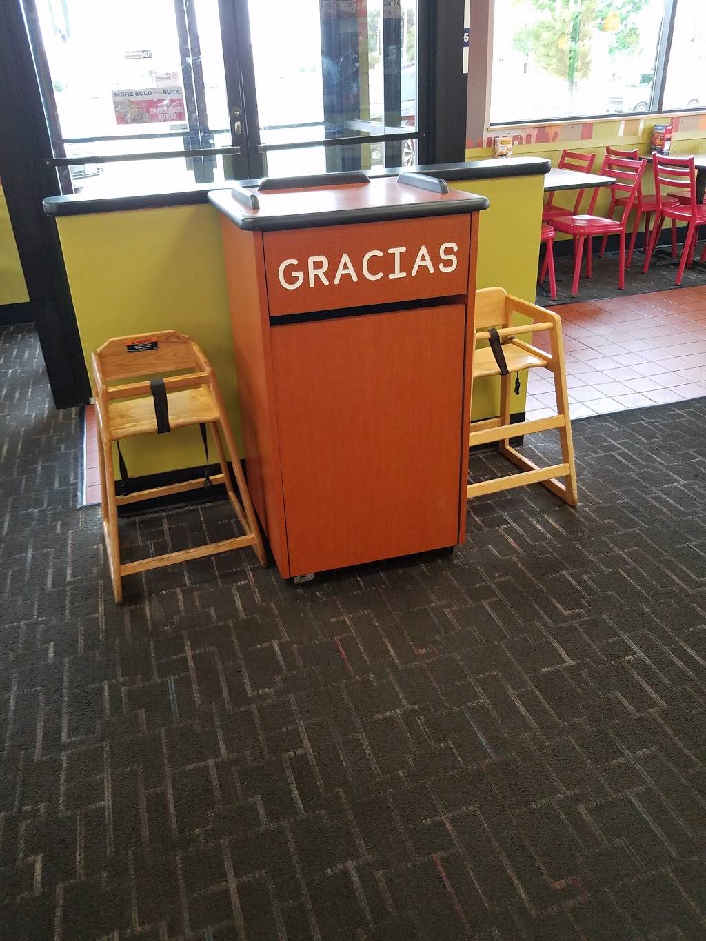 Taco Johns | restaurant | 6210 University Ave, Cedar Falls, IA 50613, USA | 3192776658 OR +1 319-277-6658