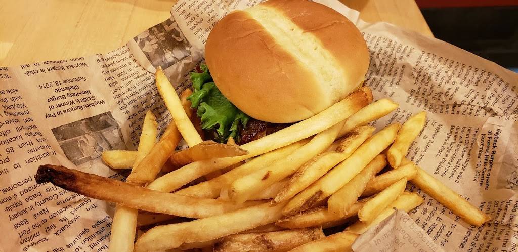 Wayback Burgers | restaurant | 5672 Fishhawk Crossing Blvd, Lithia, FL 33547, USA | 8136812874 OR +1 813-681-2874