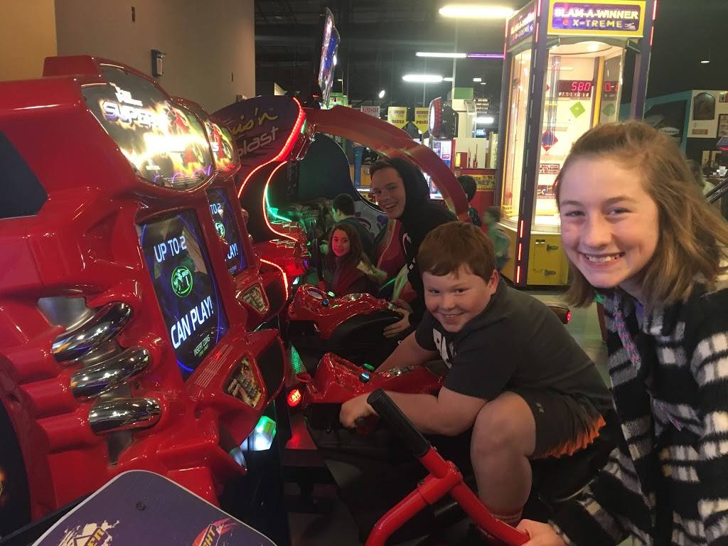 Lanes Trains And Automobiles | restaurant | 450 Butler Dr, Murfreesboro, TN 37127, USA | 6158903999 OR +1 615-890-3999