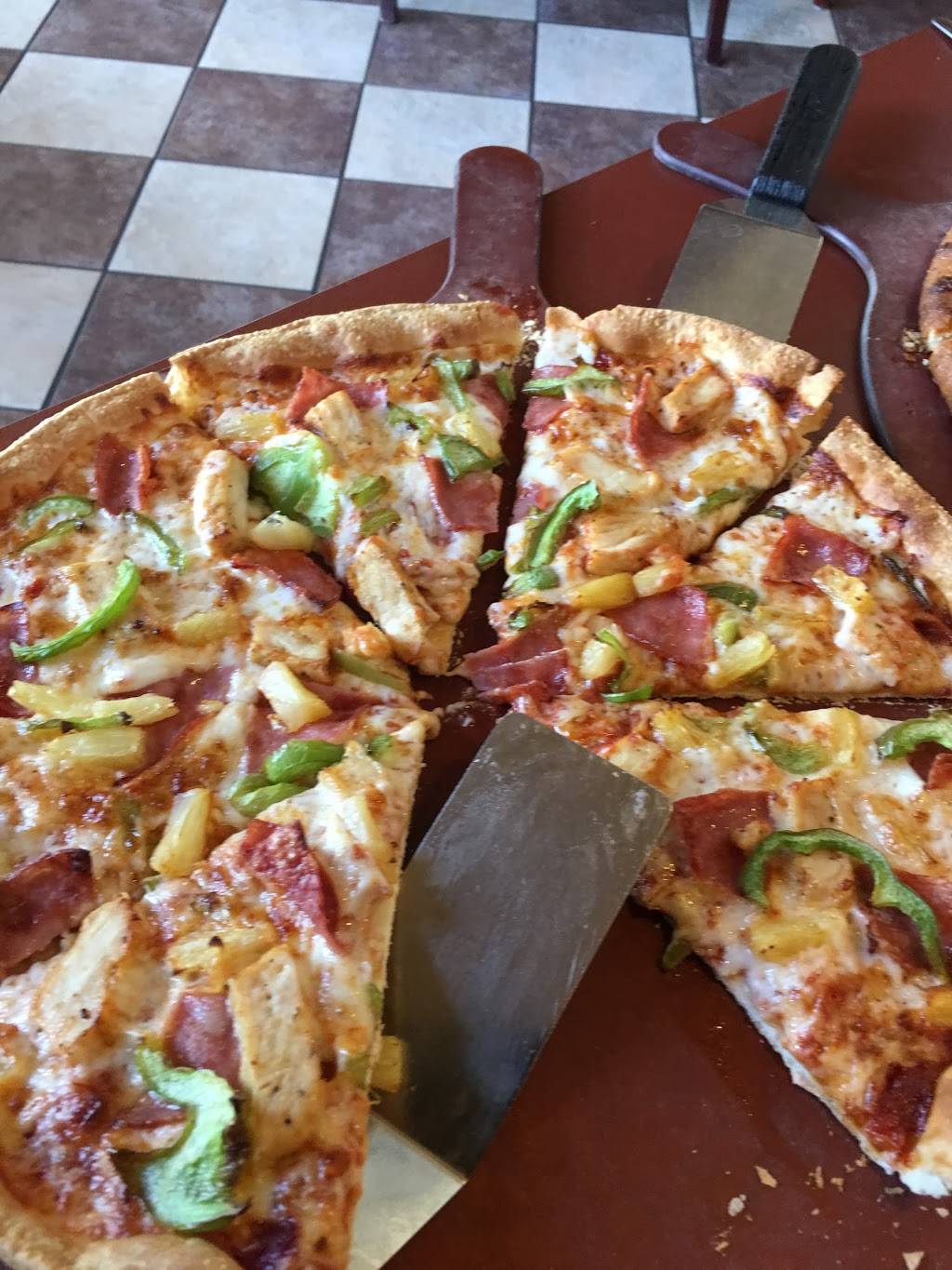 Pizza Hut | meal takeaway | 2307 WI-25 N, Menomonie, WI 54751, USA | 7152359044 OR +1 715-235-9044