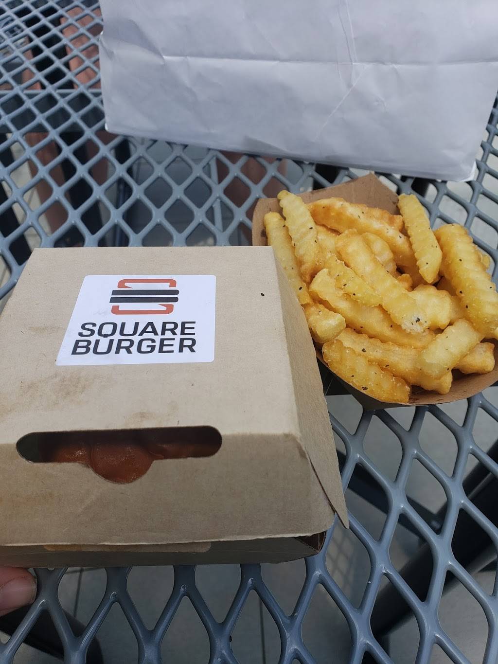 Square Burger | restaurant | 225 E Martin St, Raleigh, NC 27601, USA | 9198966600 OR +1 919-896-6600