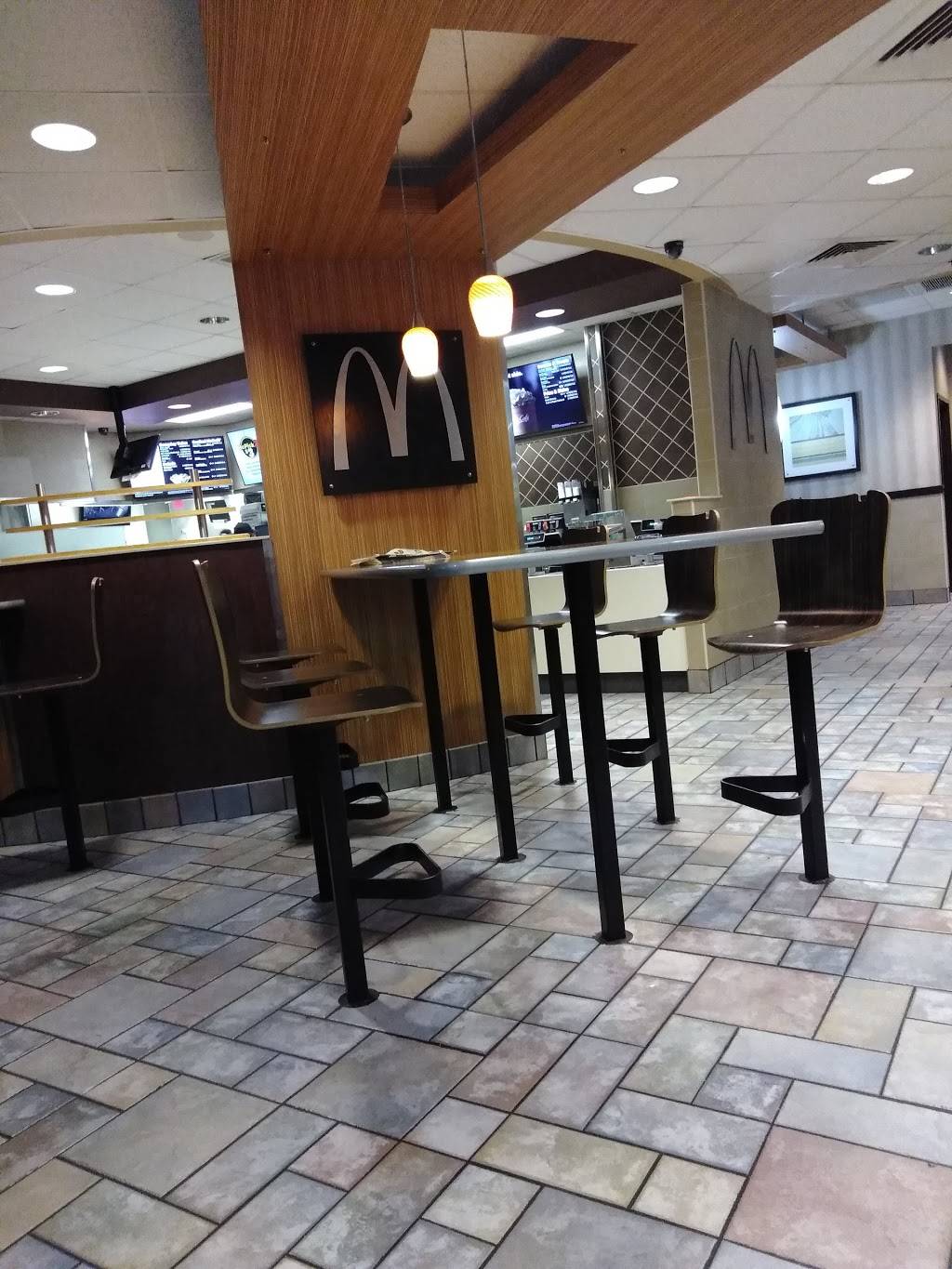 McDonalds | cafe | 3401 Paris Rd, Chalmette, LA 70043, USA | 5042797633 OR +1 504-279-7633