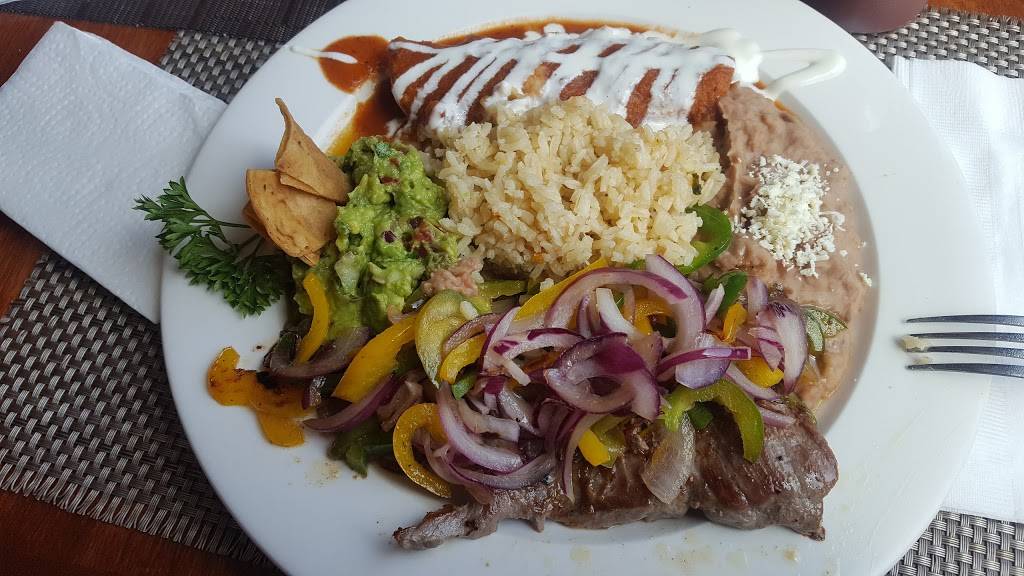 Santo Mitote Bistro Bar | restaurant | Macroplaza del Mar, Av. Dr. Pedro Loyola 612 local 58-59, Carlos Pacheco, Carlos Pacheco 8, 22830 Ensenada, B.C., Mexico | 016461732017 OR +52 646 173 2017