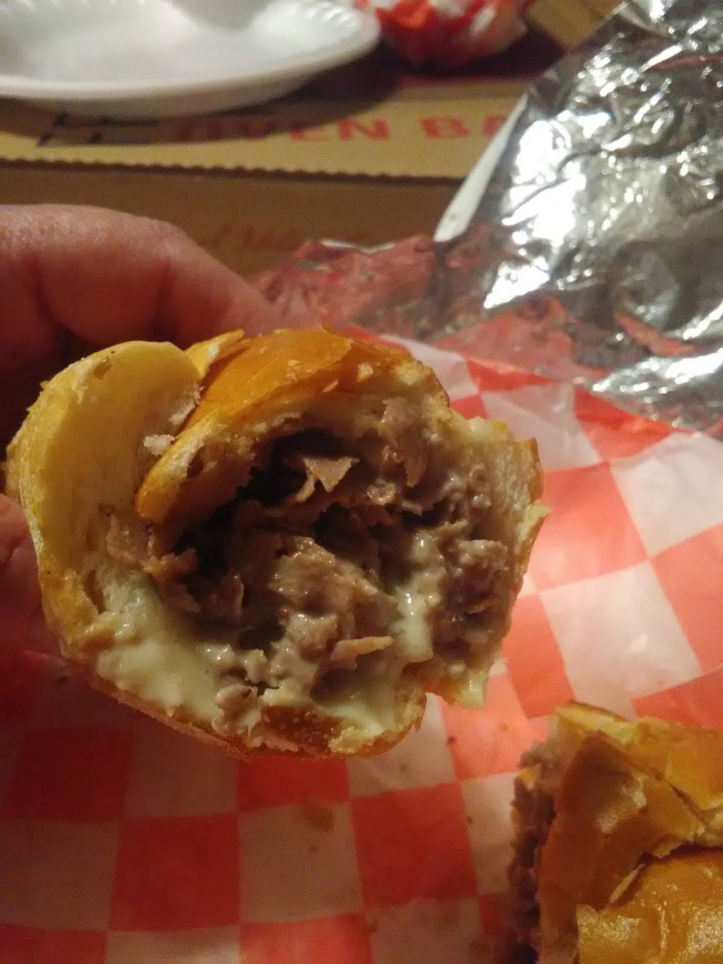 Big Chefs Pizza | restaurant | 10 W Winona Ave, Norwood, PA 19074, USA | 4844946652 OR +1 484-494-6652