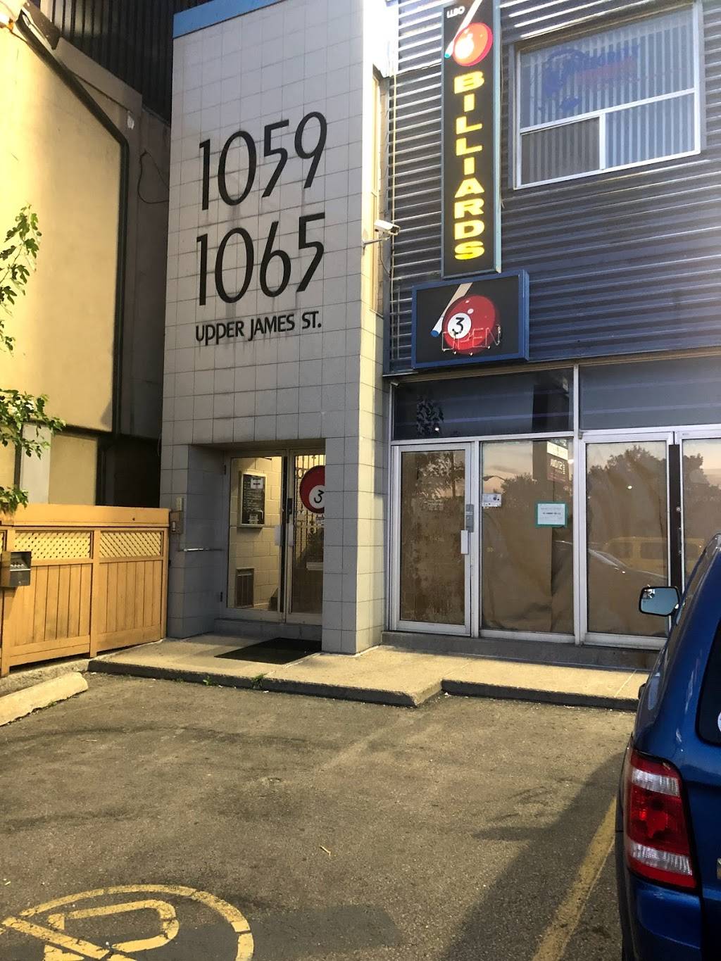 Celebrity Billiards & Sports Bar | restaurant | 1059 Upper James St, Hamilton, ON L9C 3A6, Canada | 9055747200 OR +1 905-574-7200