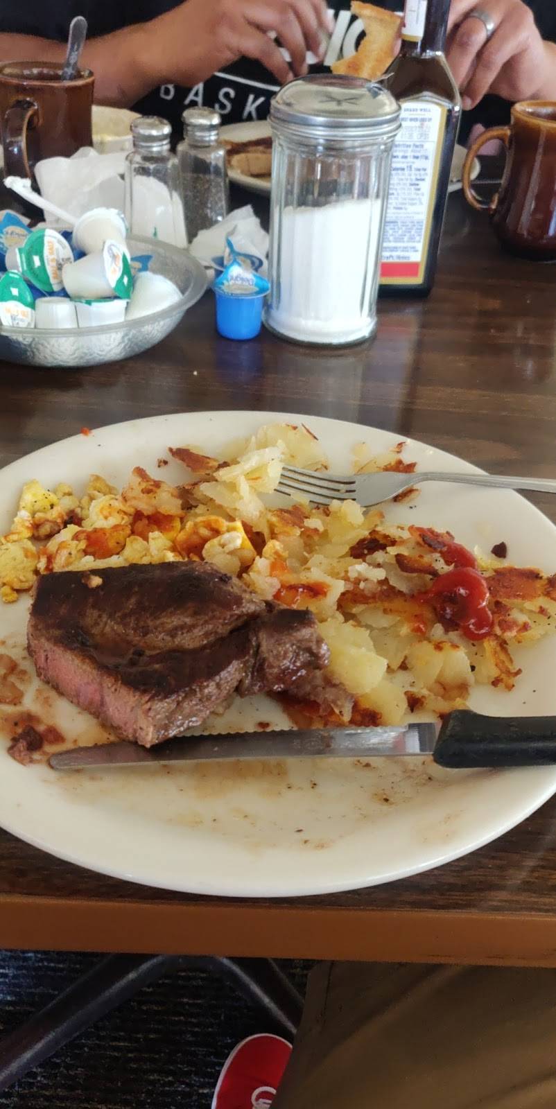 Alices | restaurant | 867 W Jefferson St, San Bernardino, CA 92410, USA | 9093812014 OR +1 909-381-2014