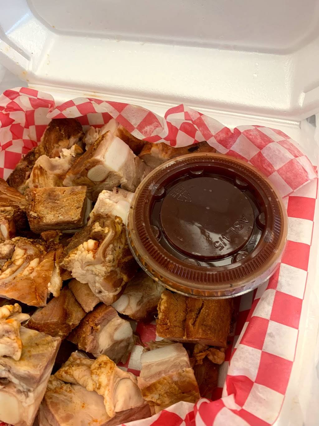 Holy Smokes BBQ | restaurant | 5908 N 76th St, Milwaukee, WI 53218, USA | 4142521898 OR +1 414-252-1898