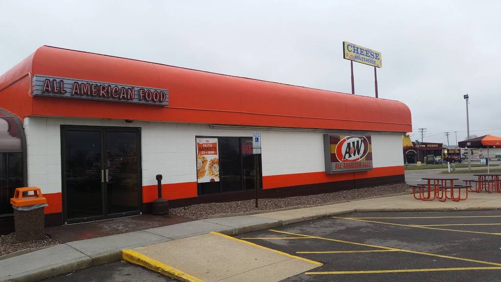 A&W Restaurant | restaurant | 4505 Lake Cir, Windsor, WI 53598, USA | 6088464314 OR +1 608-846-4314