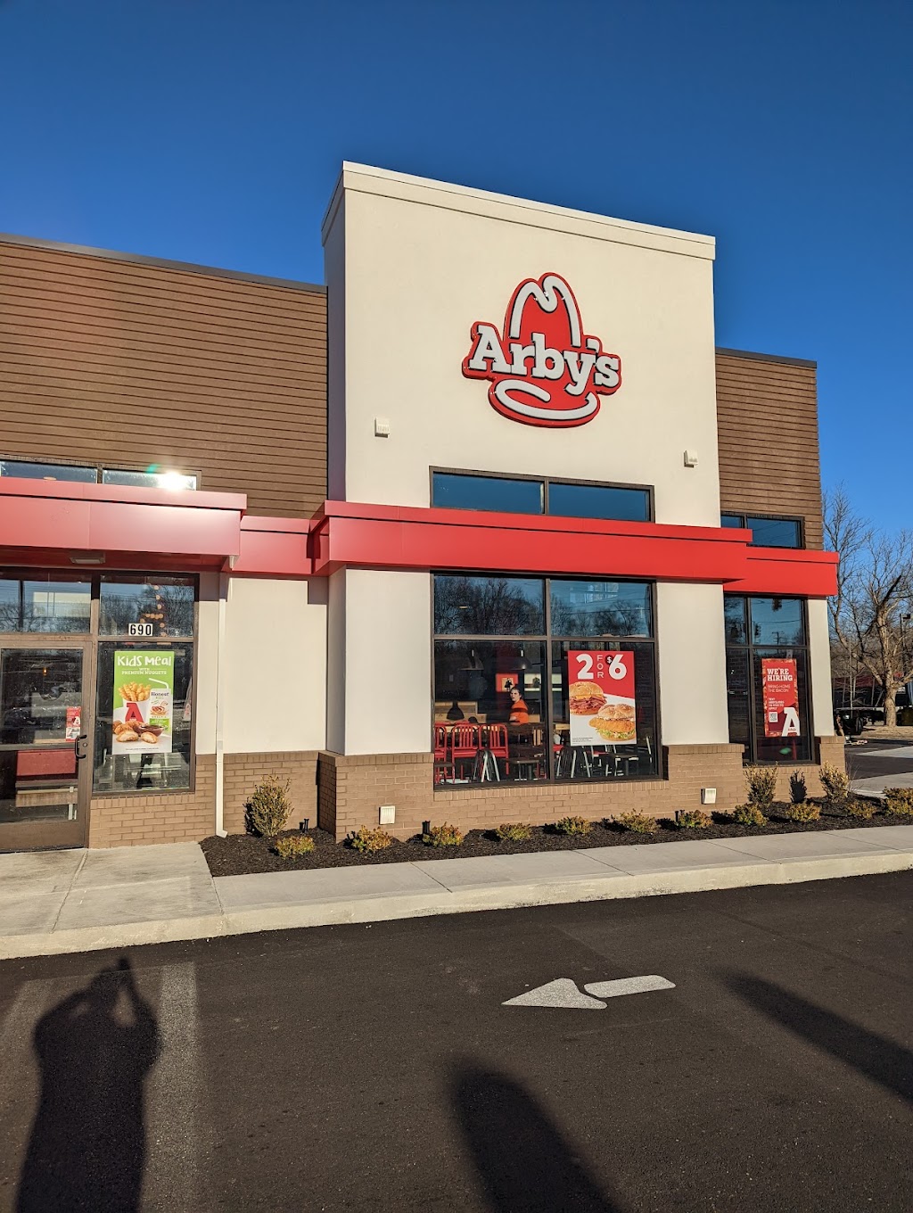 Arbys | restaurant | 1984 S Highland Ave, Jackson, TN 38301, USA | 6157405370 OR +1 615-740-5370