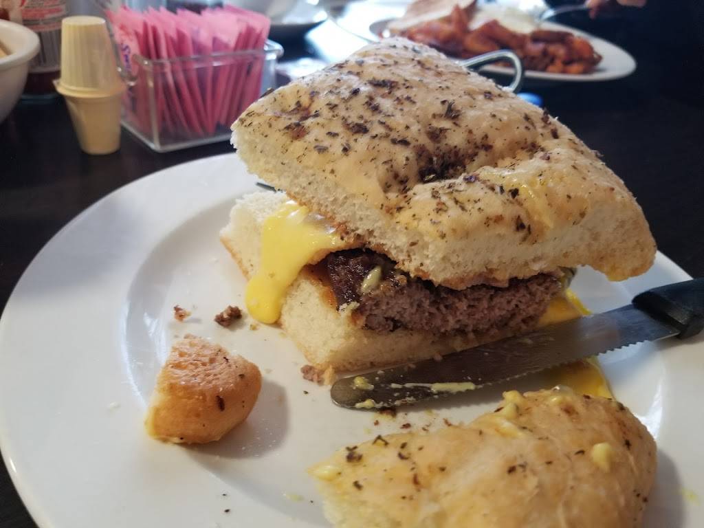 The Dutch Restaurant | restaurant | 2223 Division Rd, Kingsville, ON N9Y 2Z4, Canada | 5197336888 OR +1 519-733-6888