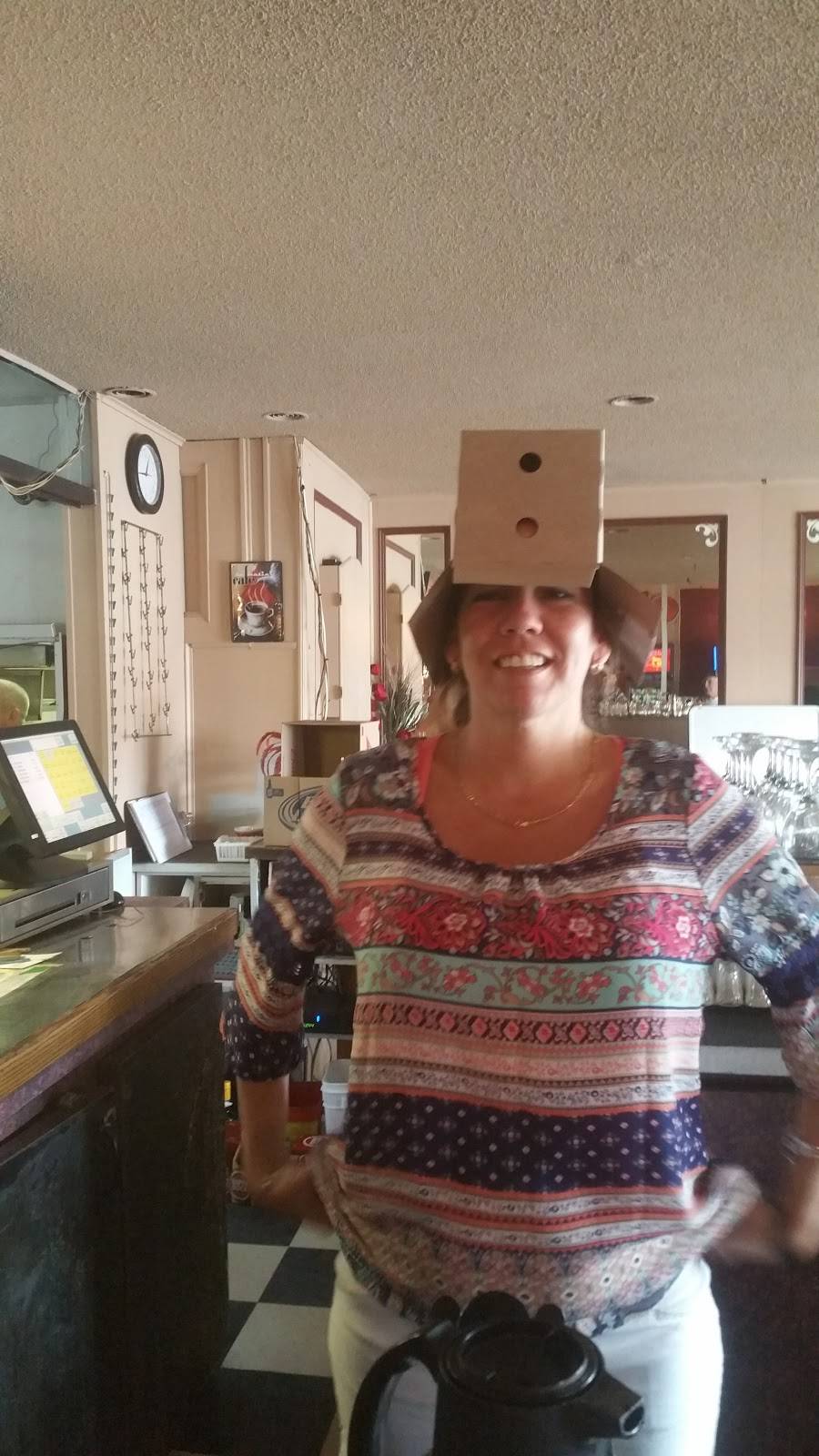 Resto Bar Le Quebecois | restaurant | 1087 Rue Saint-Louis, Gatineau, QC J8T 2R9, Canada | 8192460909 OR +1 819-246-0909