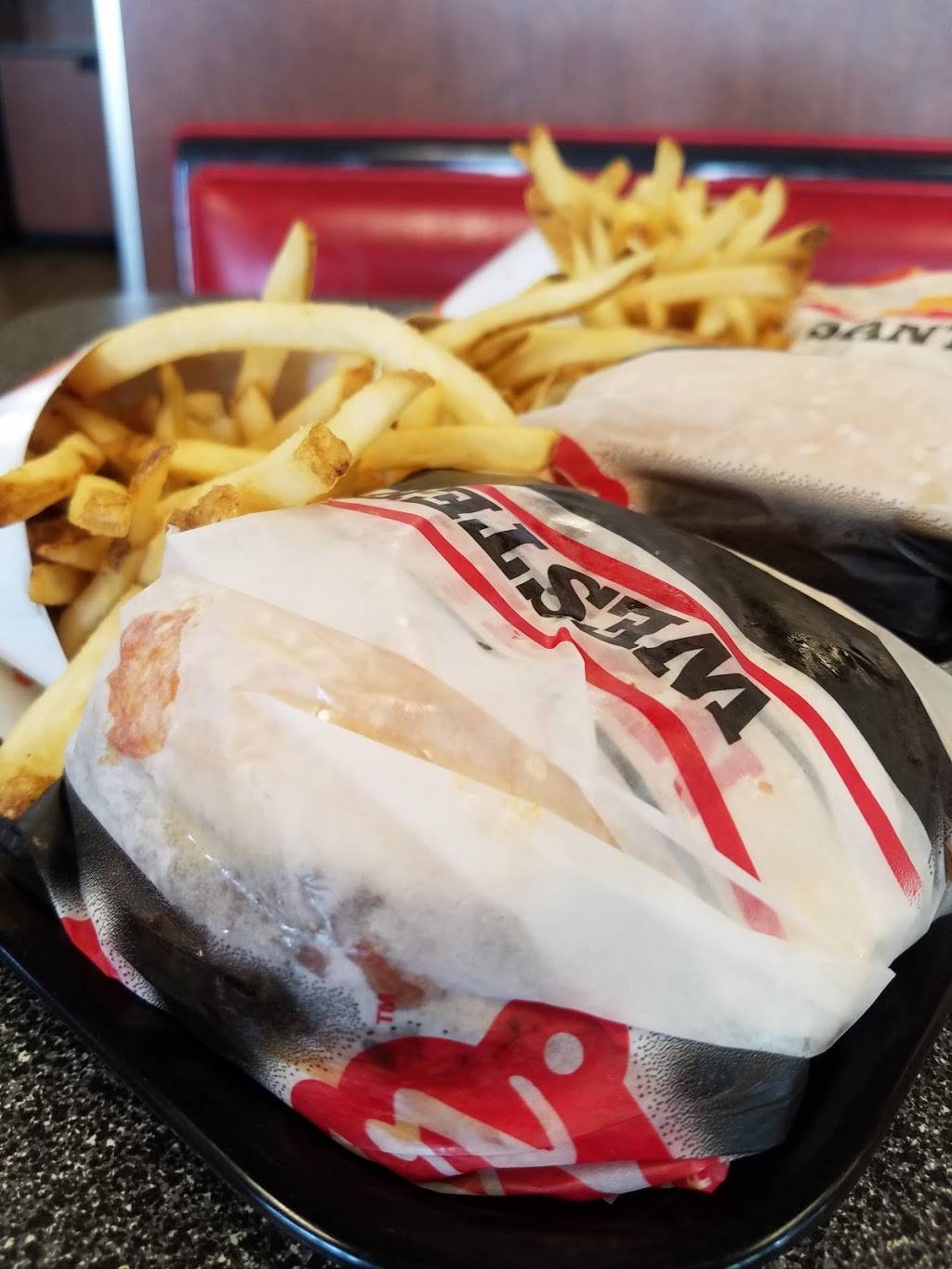 Carls Jr. | restaurant | 6767 N First St, Fresno, CA 93710, USA | 5594321477 OR +1 559-432-1477