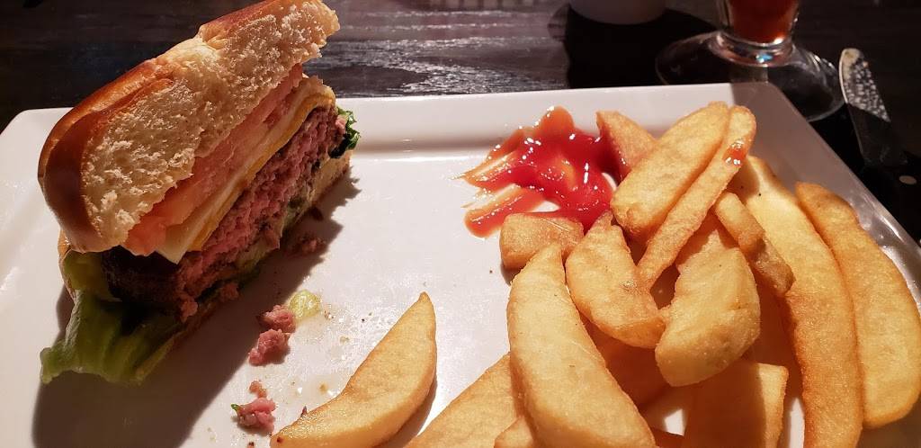 Red Robin Gourmet Burgers and Brews | restaurant | 4201 Coldwater Rd #27, Fort Wayne, IN 46805, USA | 2604849888 OR +1 260-484-9888