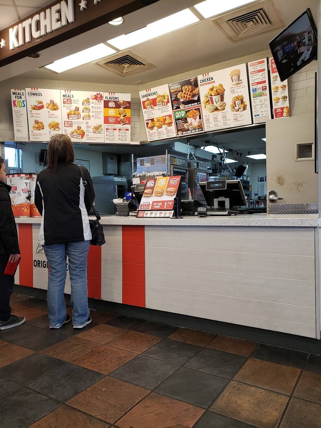 KFC | restaurant | 3245 E Tropicana Ave, Las Vegas, NV 89121, USA | 7252183650 OR +1 725-218-3650