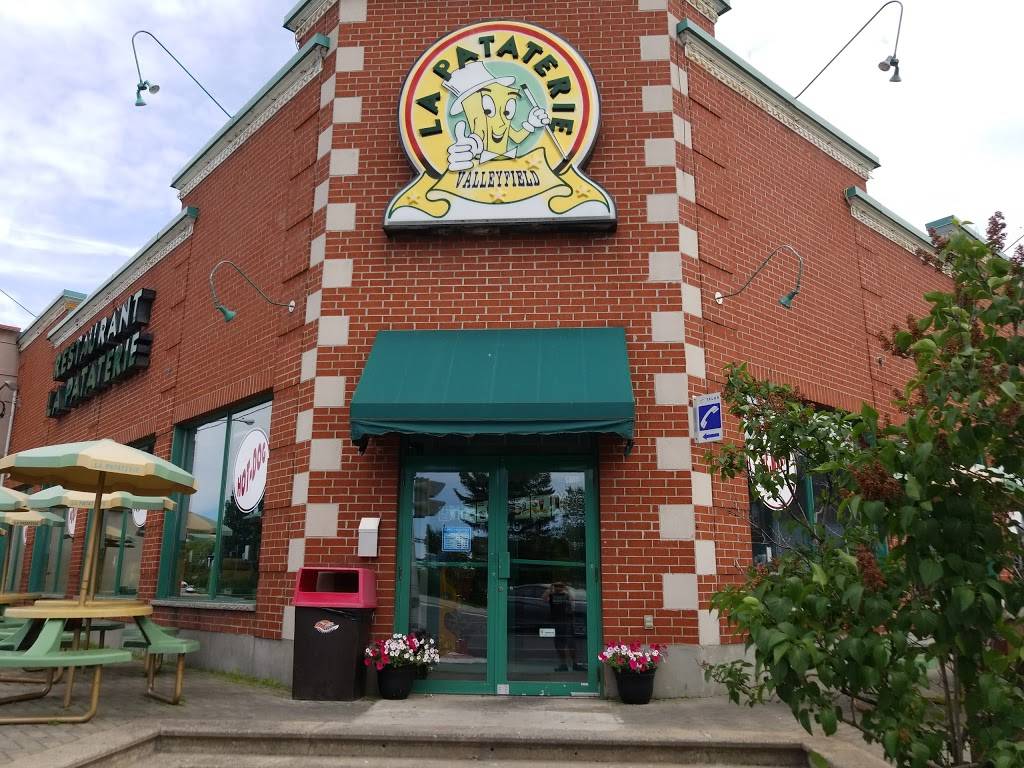 Restaurant La Pataterie | restaurant | 189 Rue Victoria, Salaberry-de-Valleyfield, QC J6T 1A7, Canada | 4503775193 OR +1 450-377-5193