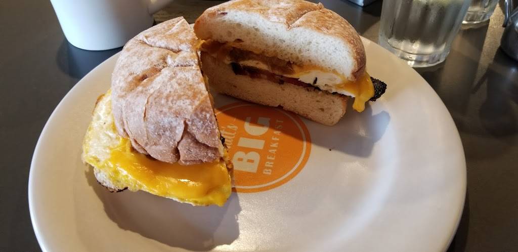 Matts Big Breakfast | restaurant | 13610 N Scottsdale Rd #1, Scottsdale, AZ 85254, USA | 4805900096 OR +1 480-590-0096