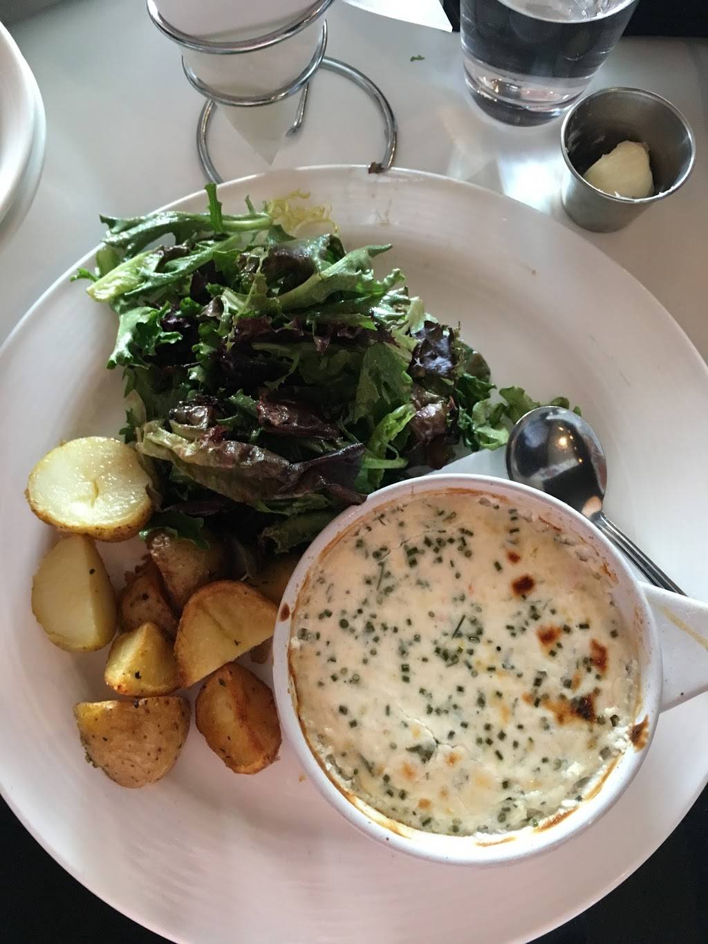 Castagna | restaurant | 2015 Chestnut St, San Francisco, CA 94123, USA | 4154404290 OR +1 415-440-4290