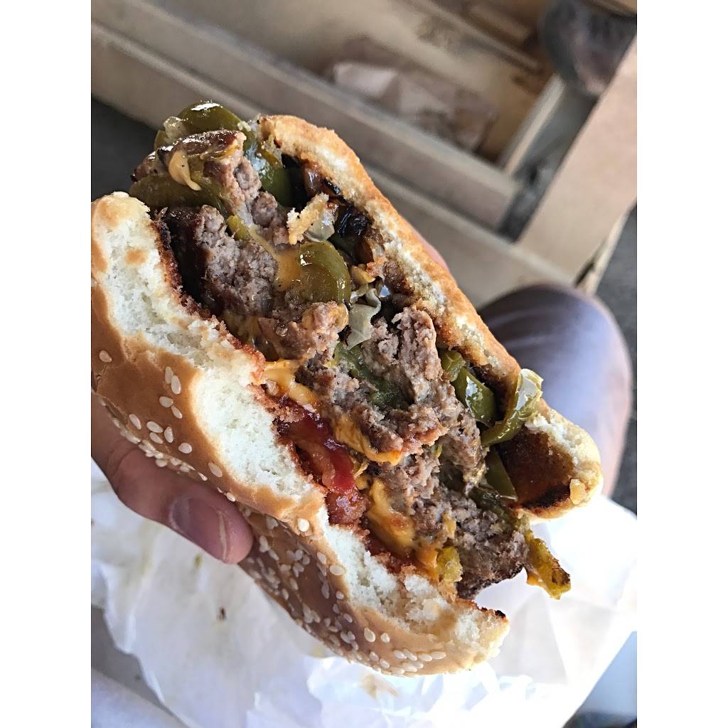 Luckys Burgers & Shakes | restaurant | 13849 N 19th Ave, Phoenix, AZ 85023, USA | 6023145214 OR +1 602-314-5214