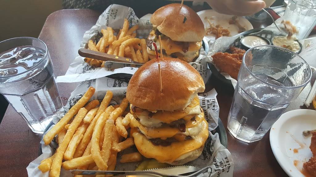 Sobelmans on St. Paul | restaurant | 1900 W St Paul Ave, Milwaukee, WI 53233, USA | 4149311919 OR +1 414-931-1919