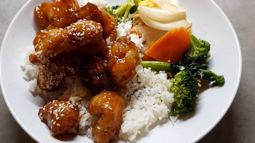 Phat Hong | restaurant | 360 Boulevard Arthur-Sauvé, Saint-Eustache, QC J7R 2J3, Canada | 4505986648 OR +1 450-598-6648