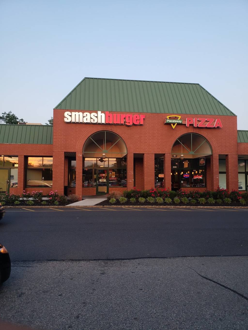 Smashburger | restaurant | 1326 Centennial Ave, Piscataway Township, NJ 08854, USA | 7326302500 OR +1 732-630-2500