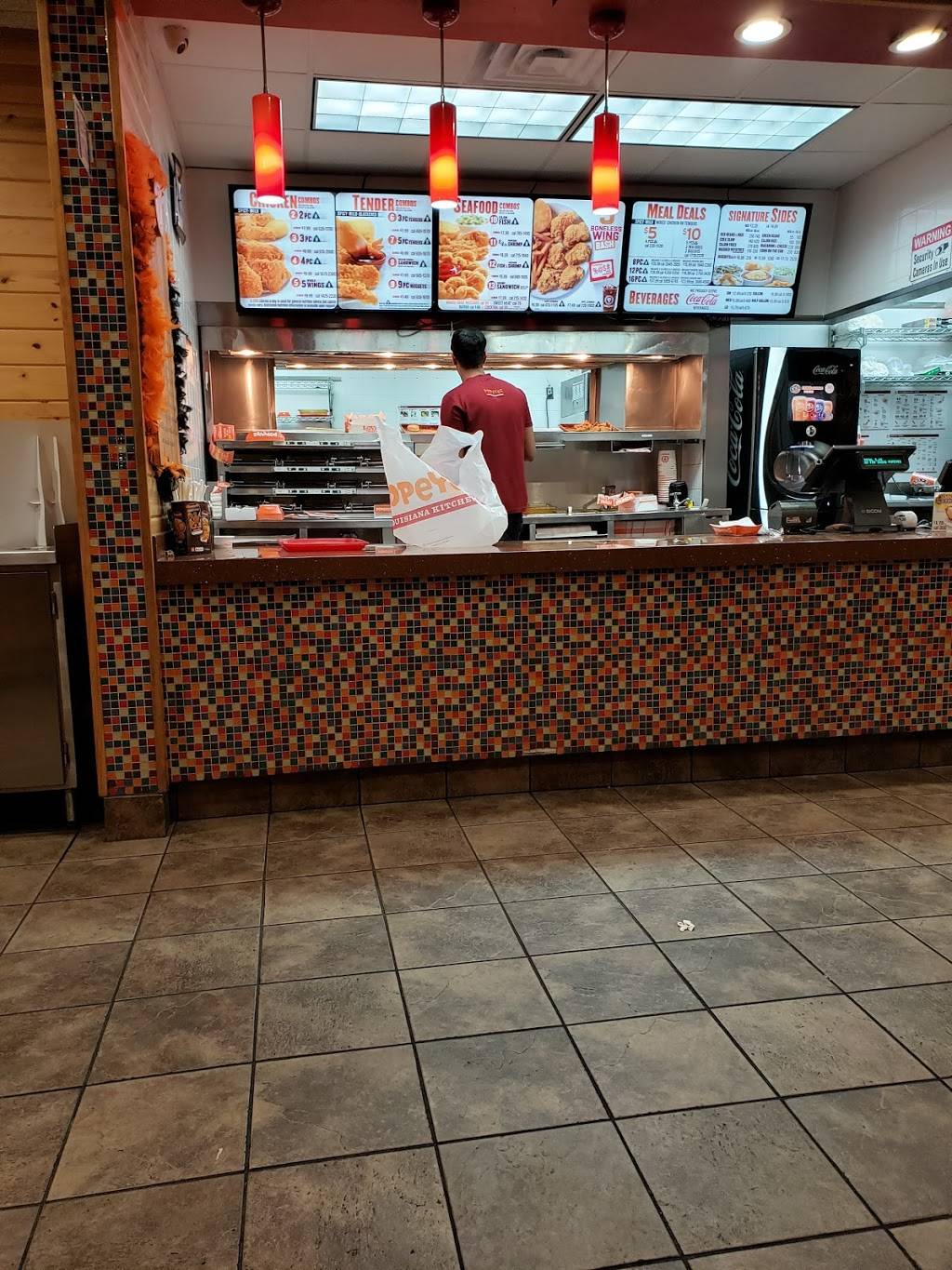 Popeyes Louisiana Kitchen | restaurant | 2343 Utica Ave, Brooklyn, NY 11234, USA | 7183386821 OR +1 718-338-6821