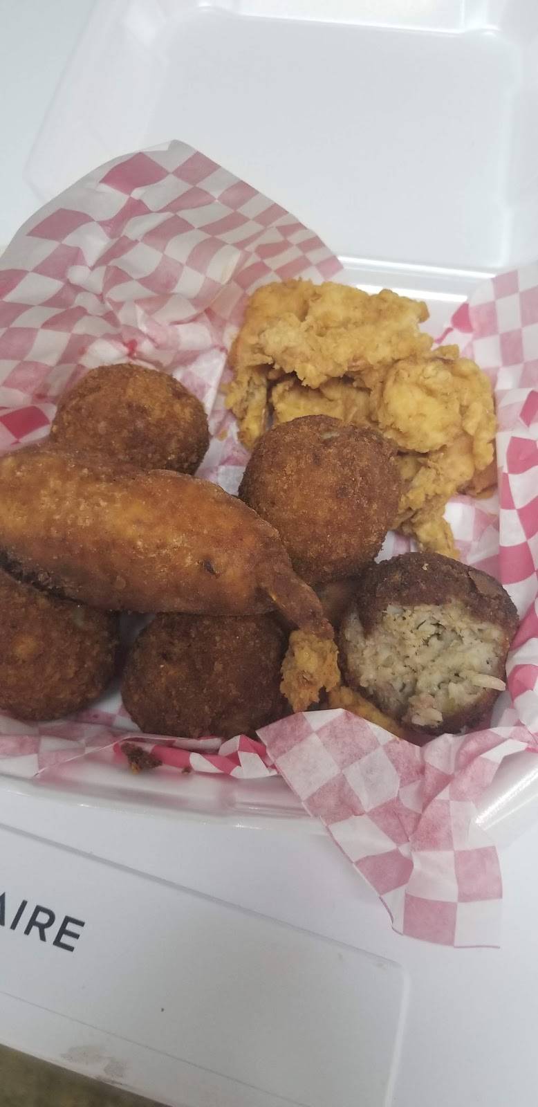 Tinys Shop & More | restaurant | 1020 Forum Dr, Shreveport, LA 71107, USA | 3185182622 OR +1 318-518-2622