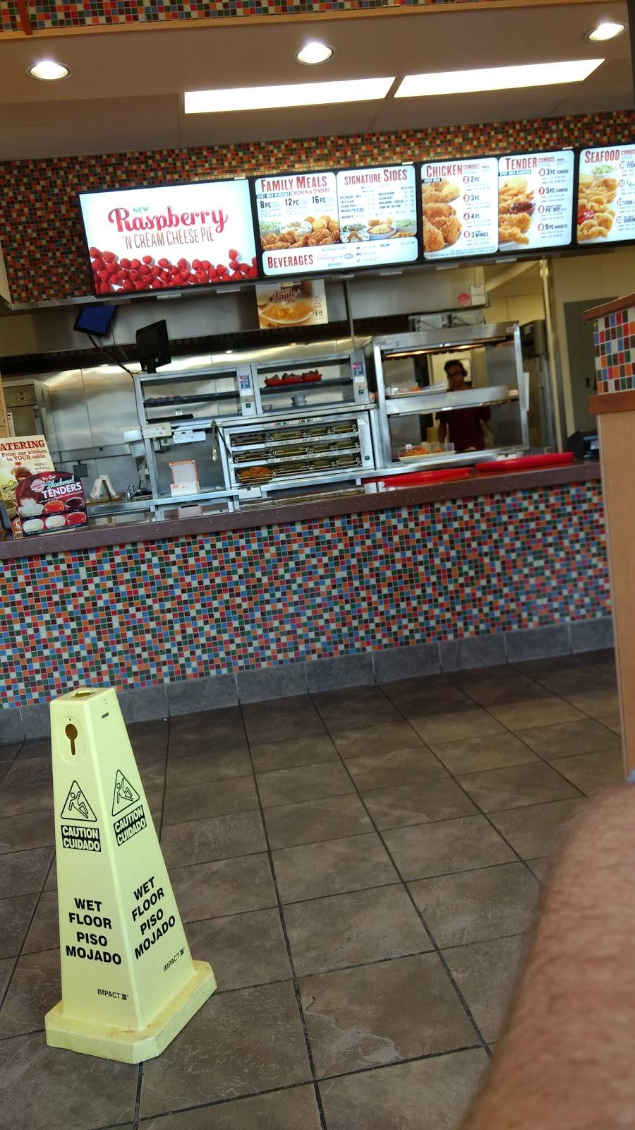 Popeyes Louisiana Kitchen | restaurant | 86 Lake Blvd, Redding, CA 96003, USA | 5302462728 OR +1 530-246-2728