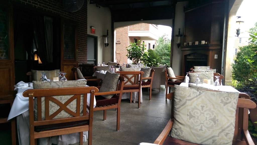 Ambassador Dining Room | restaurant | 3811 Canterbury Rd, Baltimore, MD 21218, USA | 4103661484 OR +1 410-366-1484