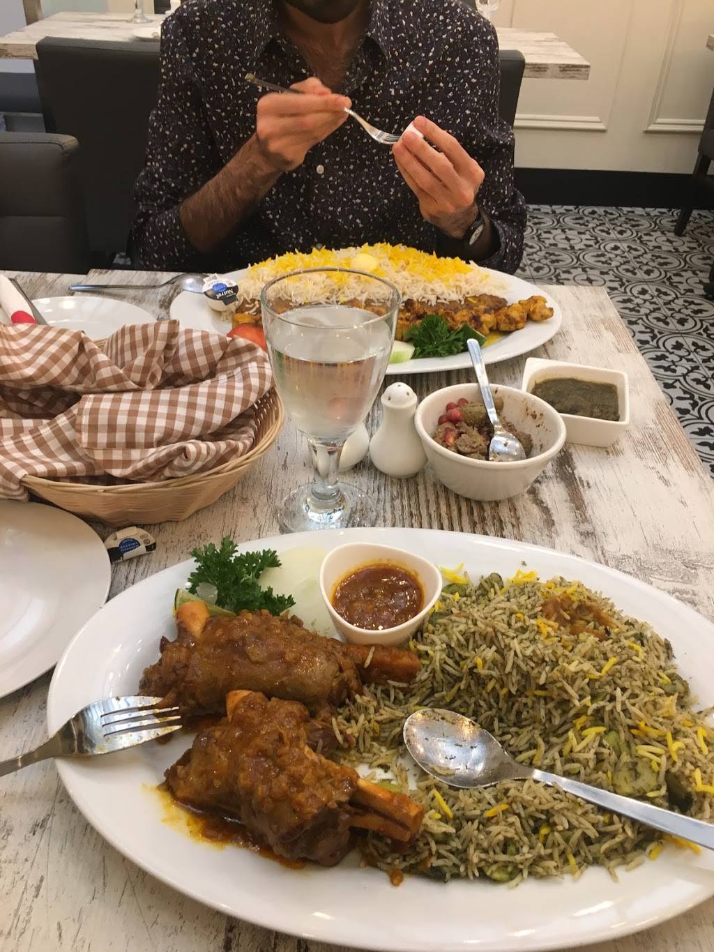 Espinas Restaurant | restaurant | 6080 Yonge St # 109, North York, ON M2M 3W6, Canada | 4162226622 OR +1 416-222-6622