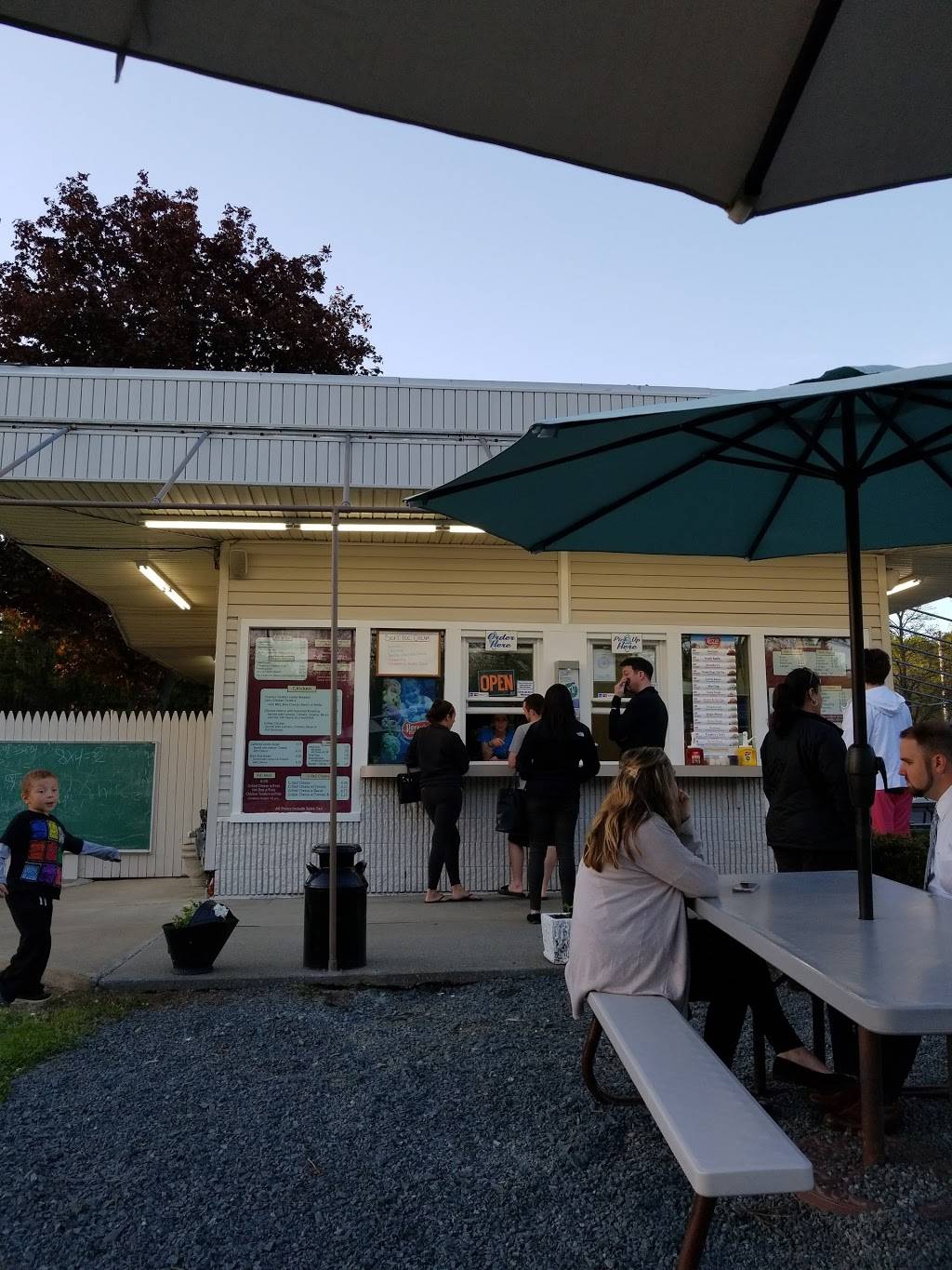 On the Farm | restaurant | 273 Troy Schenectady Rd, Latham, NY 12110, USA | 5187859930 OR +1 518-785-9930