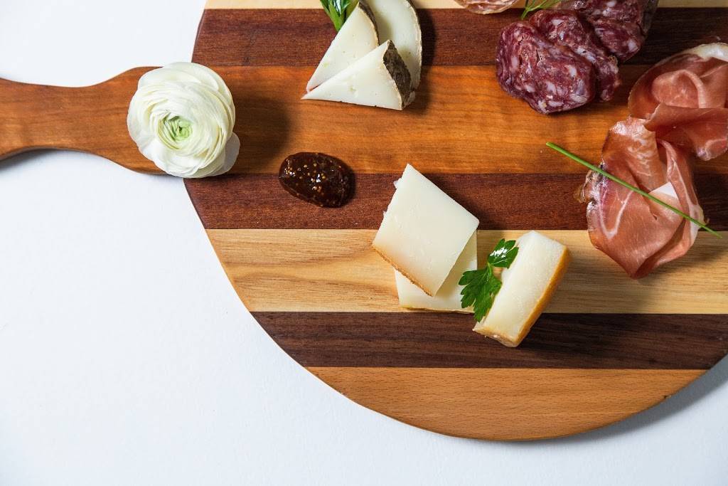 The Blue Door Kitchen and Inn | restaurant | 675 Zachary Taylor Hwy, Flint Hill, VA 22627, USA | 5406751700 OR +1 540-675-1700