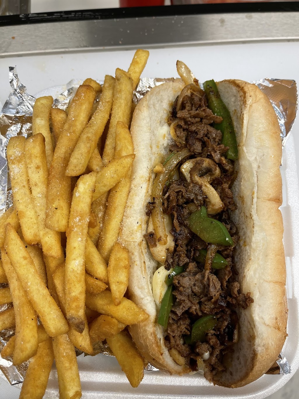 Mr Steak & Lemonade | restaurant | 15 Commerce Dr, Grayslake, IL 60030, USA | 2245414441 OR +1 224-541-4441